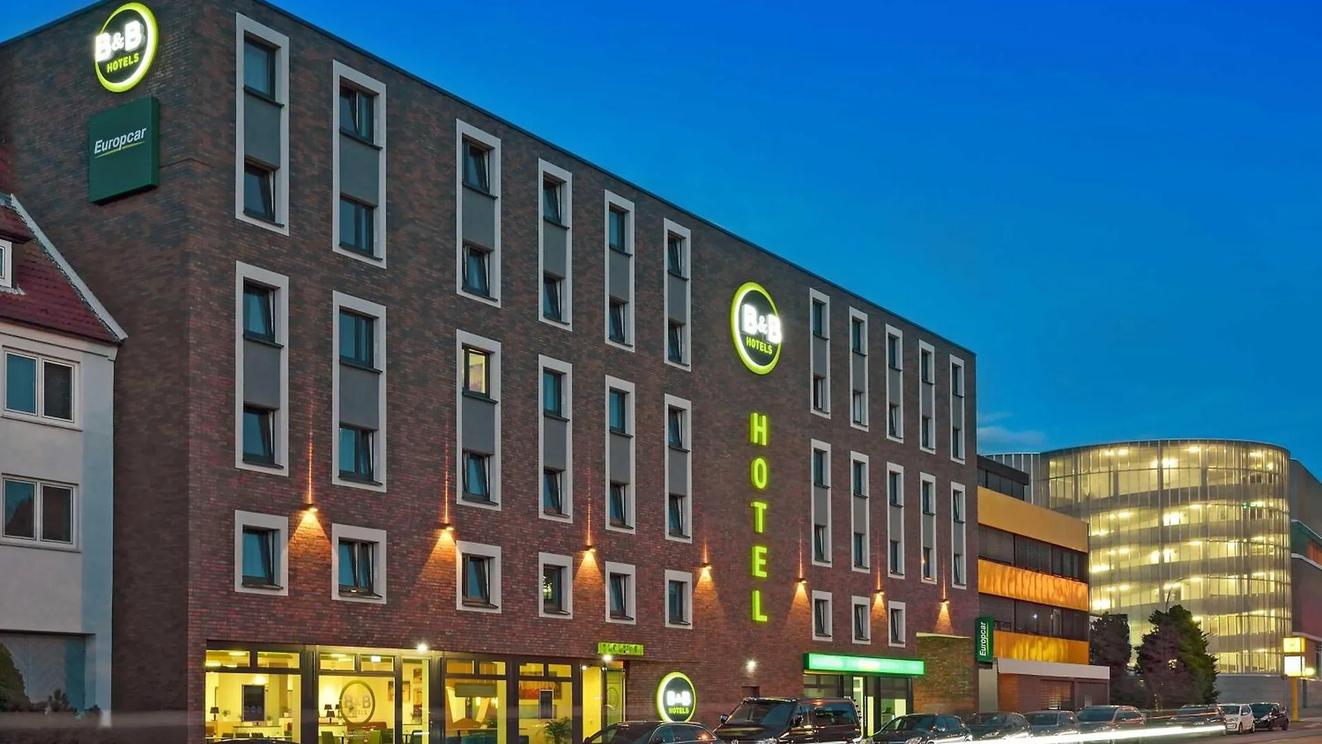 11 Airport-Hotels nahe dem Panoptikum Hamburg im Vergleich