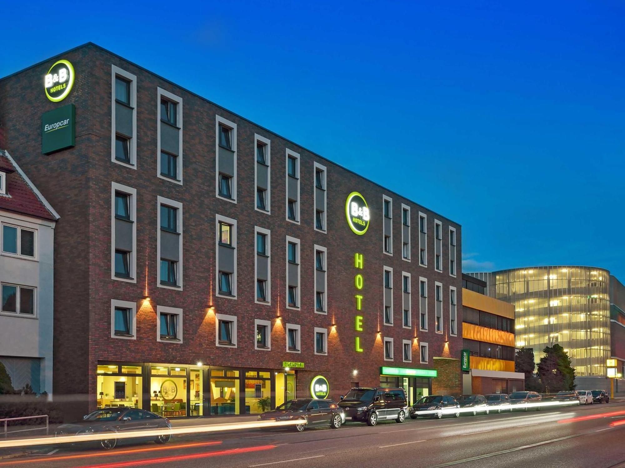 11 Airport-Hotels nahe dem Panoptikum Hamburg im Vergleich